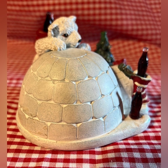 Vintage Coca-cola polar bear cubs, “the bear cub club” Christmas figurines igloo - Picture 4 of 6